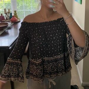 American Eagle Off‎ Shoulder Blouse